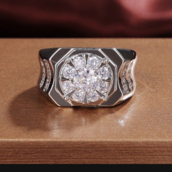 Iced out unisex ring size 8 - Picture 5 of 5